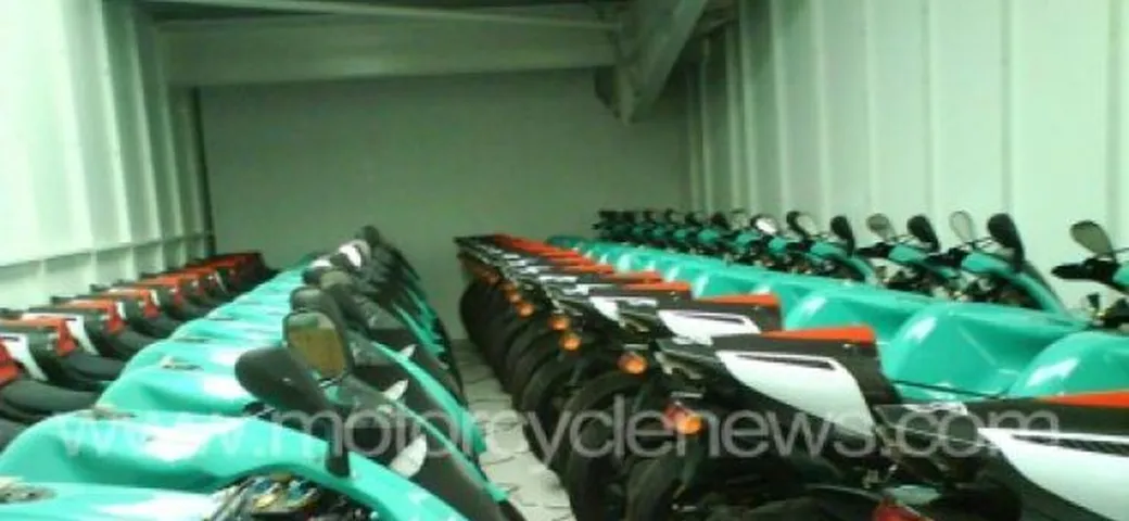 Trovato un magazzino di Petronas FP1 stradali invendute