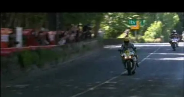 La Yamaha YZF-R1 2009 usata da Valentino Rossi al Tourist Trophy all'asta su eBay