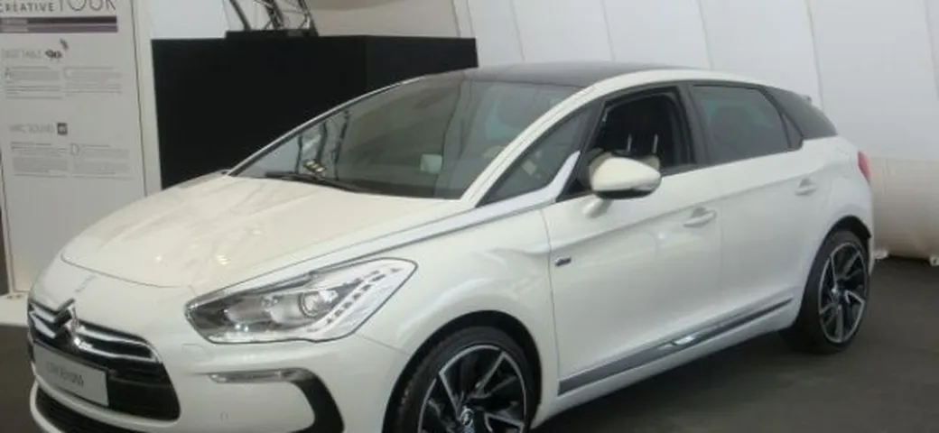 Citroen DS5 Hybrid4: immagini dal vivo