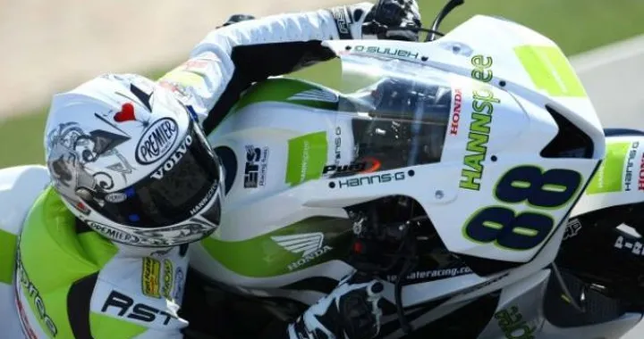 Andrew Pitt annuncia il ritiro