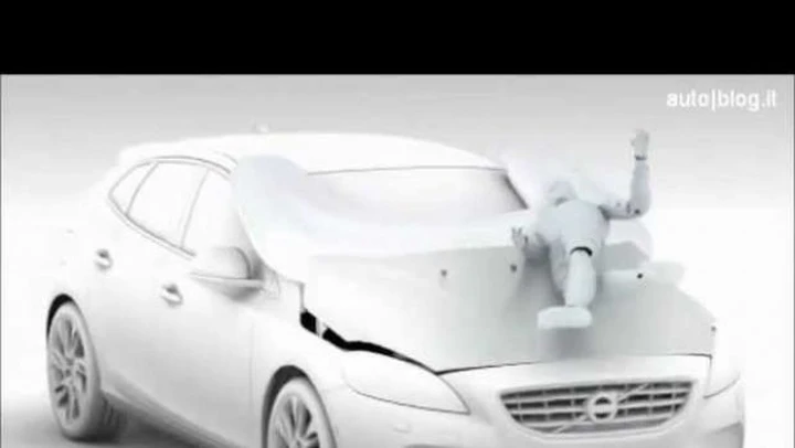 Video Volvo V40: come funziona l'airbag per il pedone