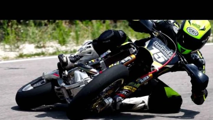 Supermoto No Limits 2.0 by Dani Ribalta