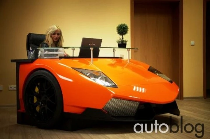 Una Lamborghini in ufficio? No, una scrivania molto speciale