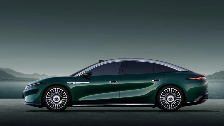 L'elettrica da 1.008 km di autonomia e 503 CV: ricarica in appena 9 minuti
