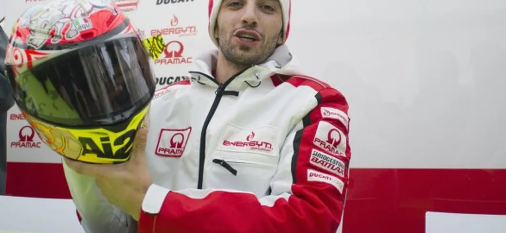 Andrea Iannone al Mugello con un casco speciale