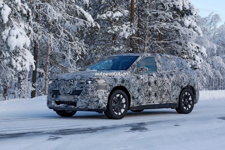 BMW iX1, la nuova generazione EV si mostra in stile Neue Klasse