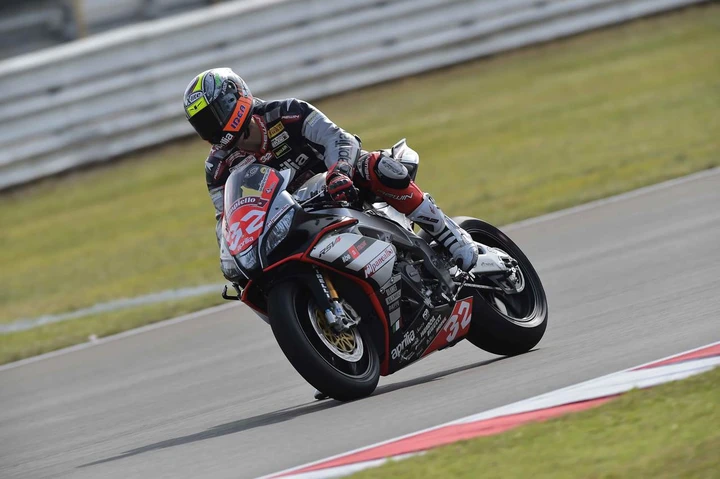 STK1000 Misano, trionfa Savadori su De Rosa e Tamburini