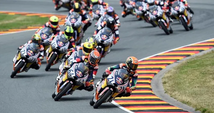 Red Bull MotoGP Rookies Cup 2016: tre italiani al via