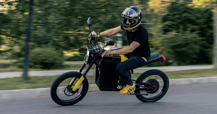 Colibrì M22, la moto elettrica pieghevole