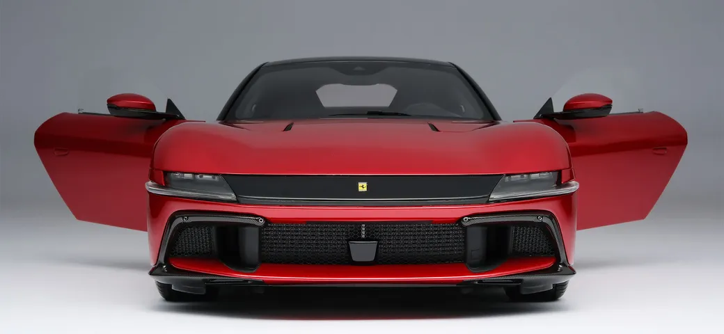 Ferrari 12Cilindri in scala 1:8, una riproduzione fedelissima