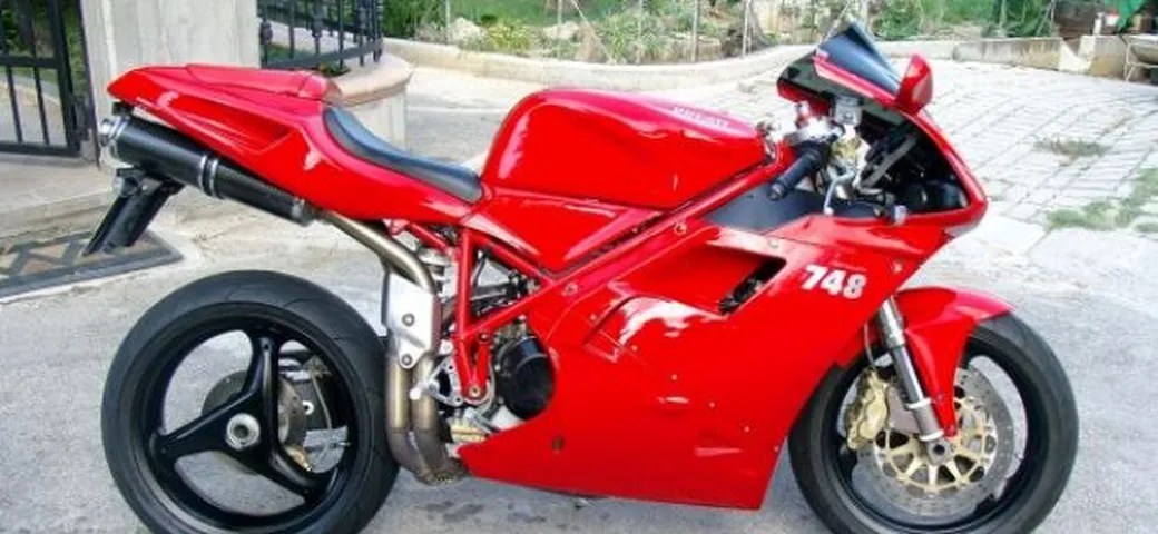 Foto del giorno: Ducati 748 S