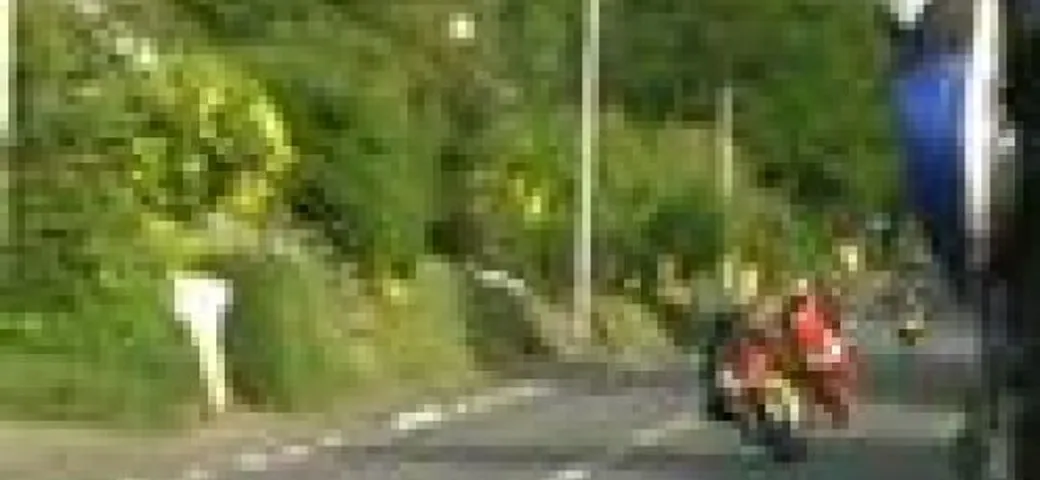 Qualche passaggio dal Tourist Trophy: da brivido
