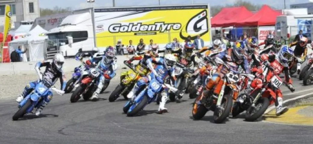 Mondiale Supermoto al via a Castelletto di Branduzzo l'1 e 2 maggio