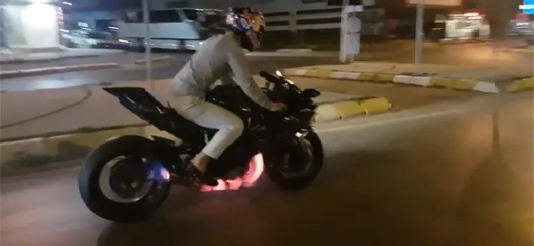Kenan Sofuoglu, burnout con una Kawasaki Ninja H2R [Video]