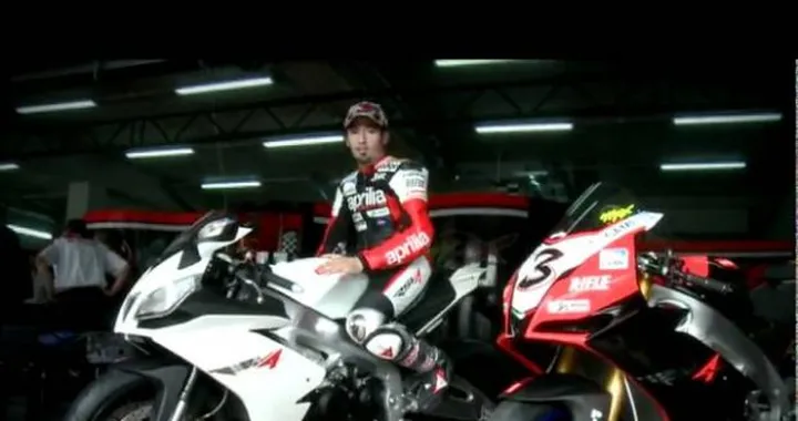 Video: Max Biaggi presenta la RSV4 R