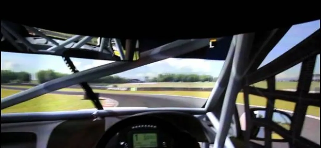 Motion Simulator TL1: fino a 43.000 euro per il simulatore con schermo a 180°