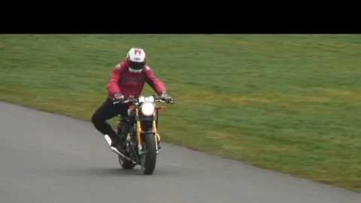 Video: Norton Commando 961 testata da MCN
