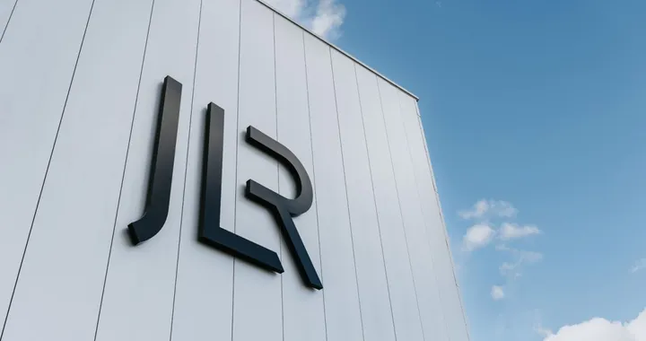 JLR: produzione bloccata e rischio per migliaia di posti di lavoro