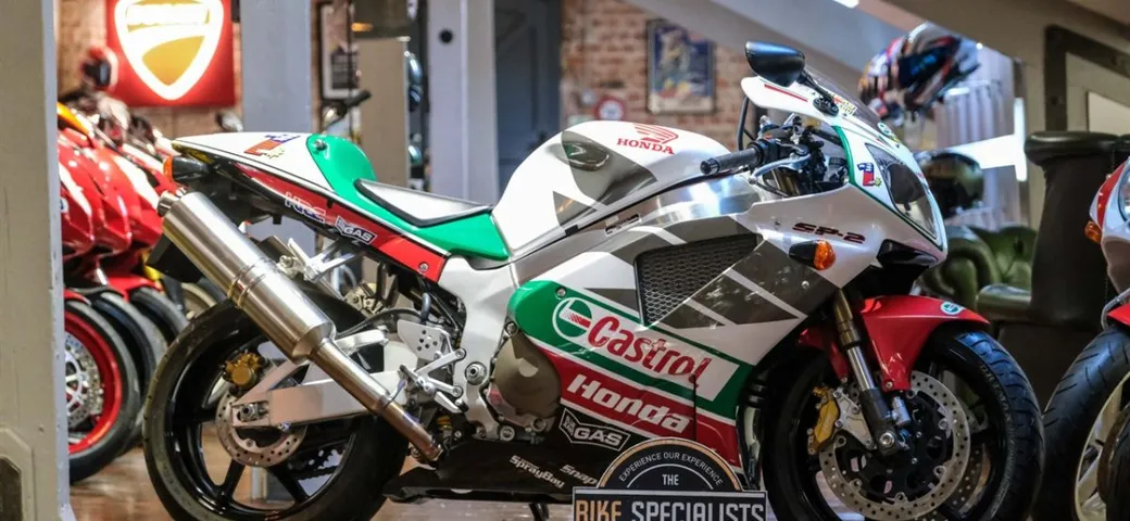 Un mito su due ruote: all'asta la Honda VTR1000 SP-1 