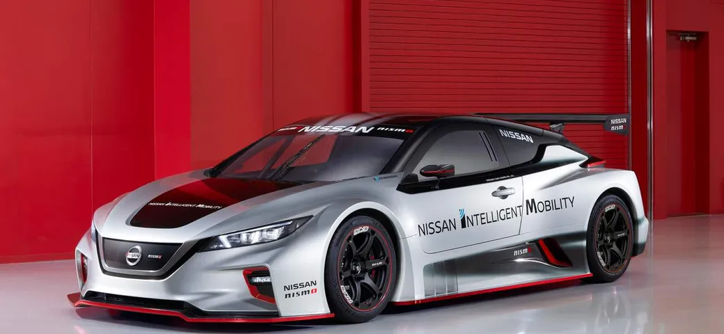 Auto elettriche da corsa: ecco la Nissan Leaf NISMO RC