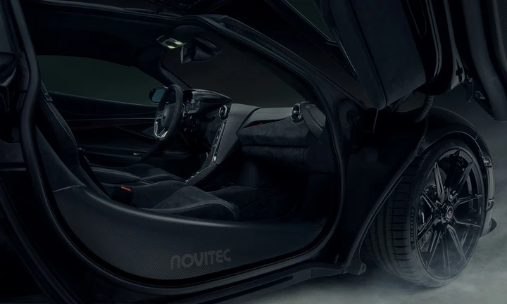 McLaren 750S by Novitech interni