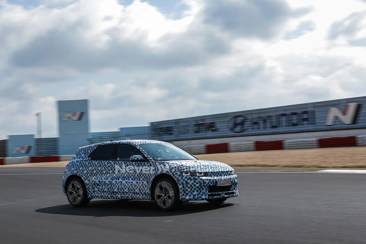 Hyundai Ioniq 5 N sarà presentata domani a Goodwood [TEASER]