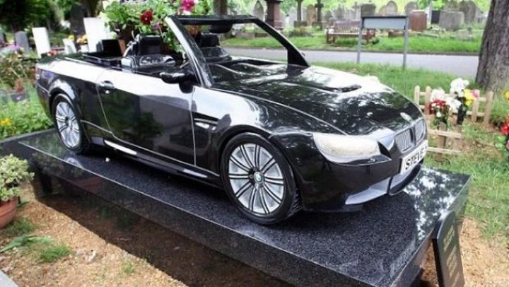 La tomba Bmw