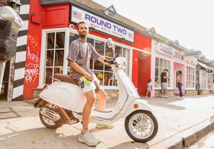 Fuorisalone: Vespa e Sean Wotherspoon insieme per una edizione speciale