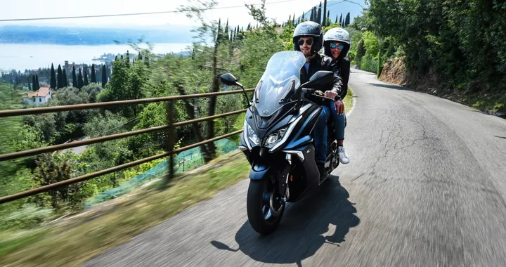 Kymco AK 550: primo contatto su strada