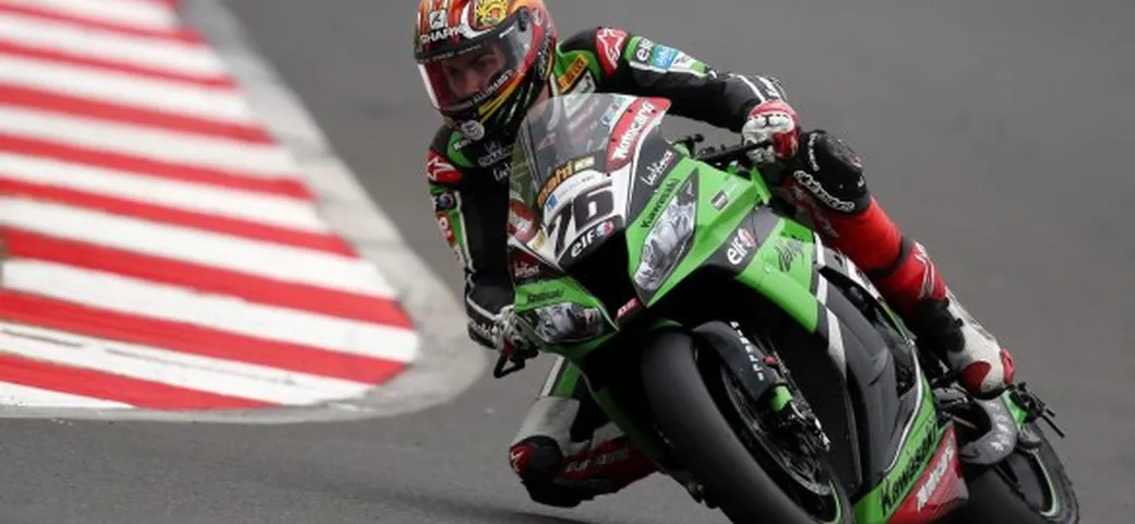SBK Silverstone 2013: Bandiera Rossa in Gara-2, vince Loris Baz su Cluzel e Laverty