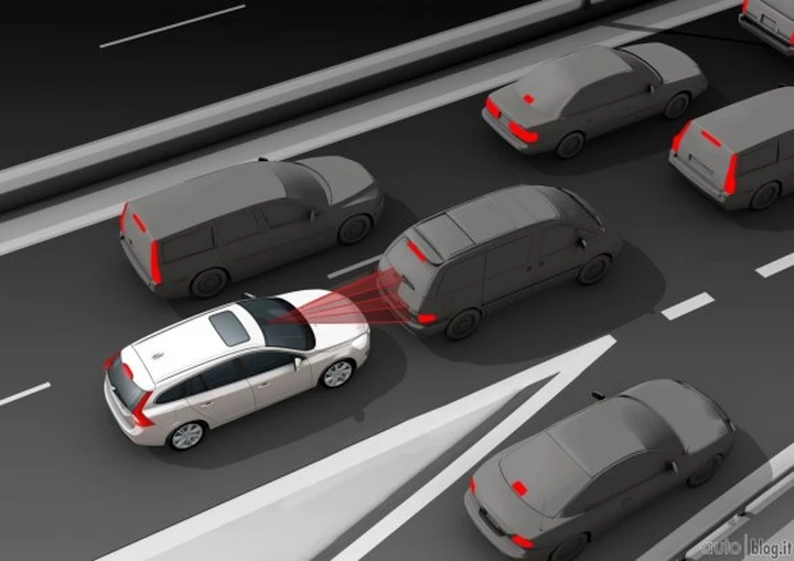 Volvo: il sistema di frenata automatica su un milione di automobili