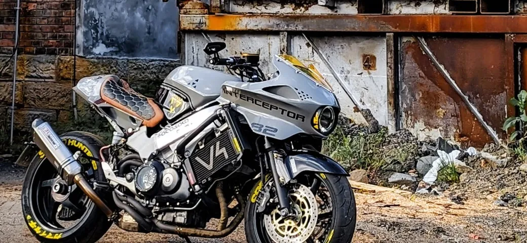 Honda VFR800 Kamaitachi: la moto ispirata al manga Akira