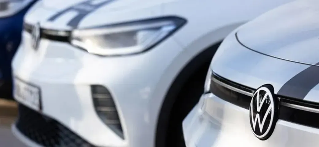 Volkswagen e Xpeng, ecco la piattaforma CEA: per ibride e benzina