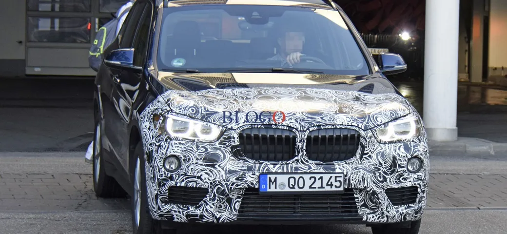 BMW X1: le foto spia del restyling