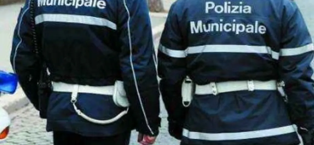 Gira con la patente indiana, multato di 400 euro a Trieste