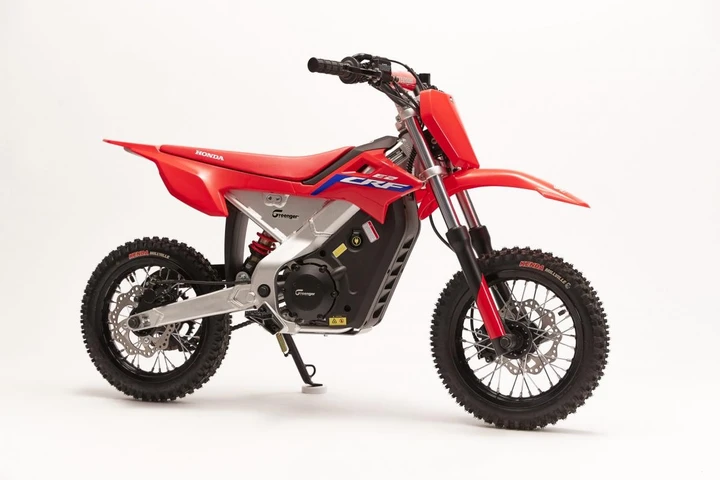 Honda annuncia la nuova moto elettrica: ecco CRF-E2