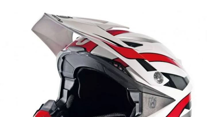 Husqvarna: linea di Abbigliamento e Accessori 2012