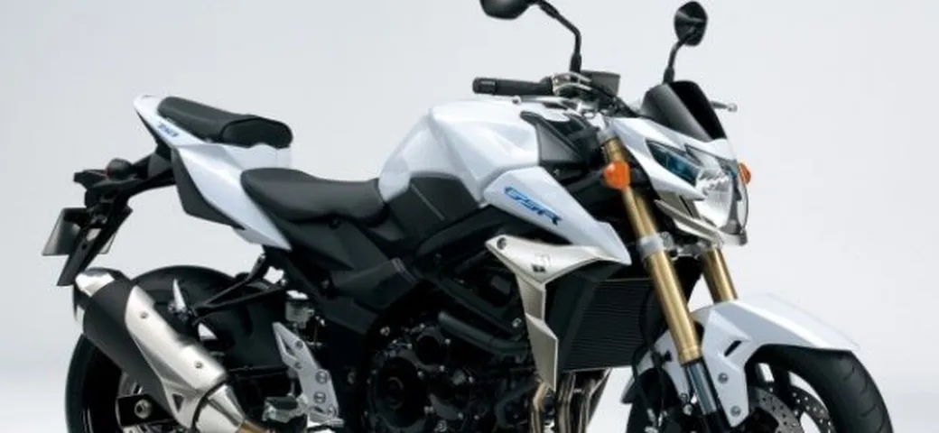 Listino prezzi Suzuki 2011: GSR750 (8.190 euro), Burgman 400 Comfort Edition e Burgman 200 Executive