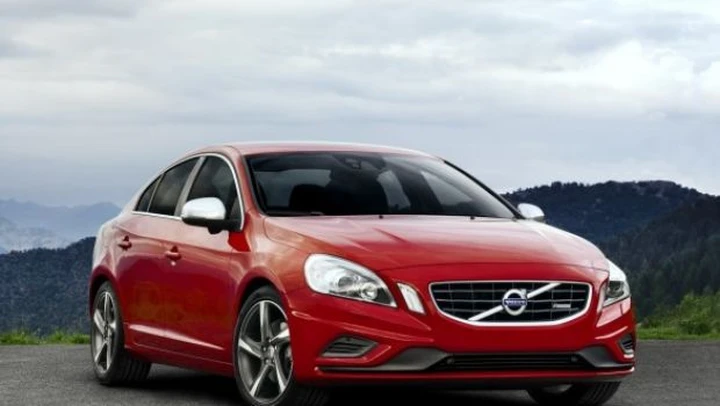Volvo S60 ed XC60 R-Design: il T6 a quota 325 CV