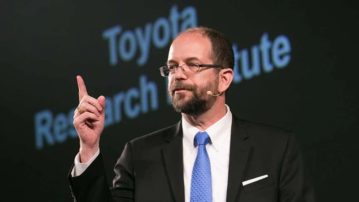 Toyota, Gill Pratt: ‘Il settore automobilistico non è ancora pronto per il 100% elettrico’