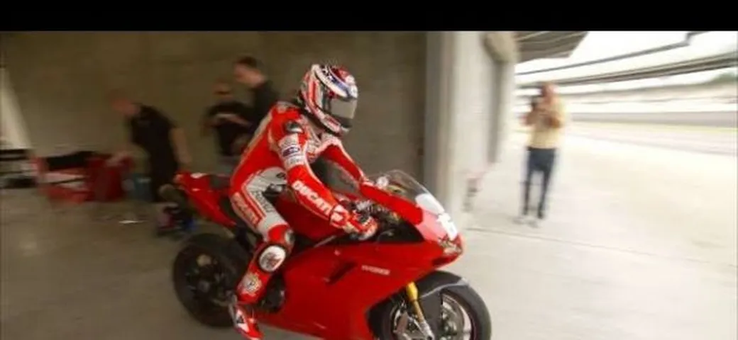 Hayden testa l'asfalto di Indianapolis con una 1198