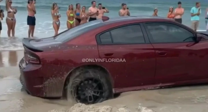 Come non soccorrere un'auto arenata sulla spiaggia [Video]