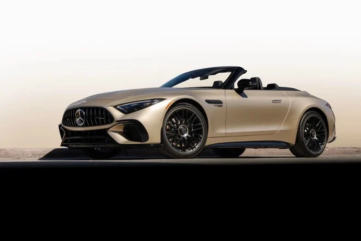 Questa Mercedes-AMG è tutta d'oro: l'eccentrico effetto da 