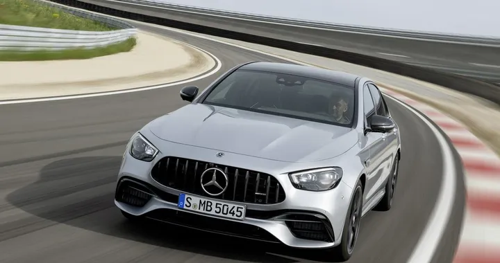 Nuova Mercedes-Benz E63 AMG: il regno della potenza