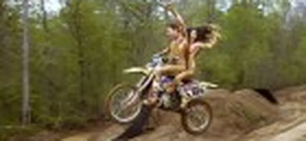 Travis Pastrana e la moglie Lyn-Z nudi per ESPN