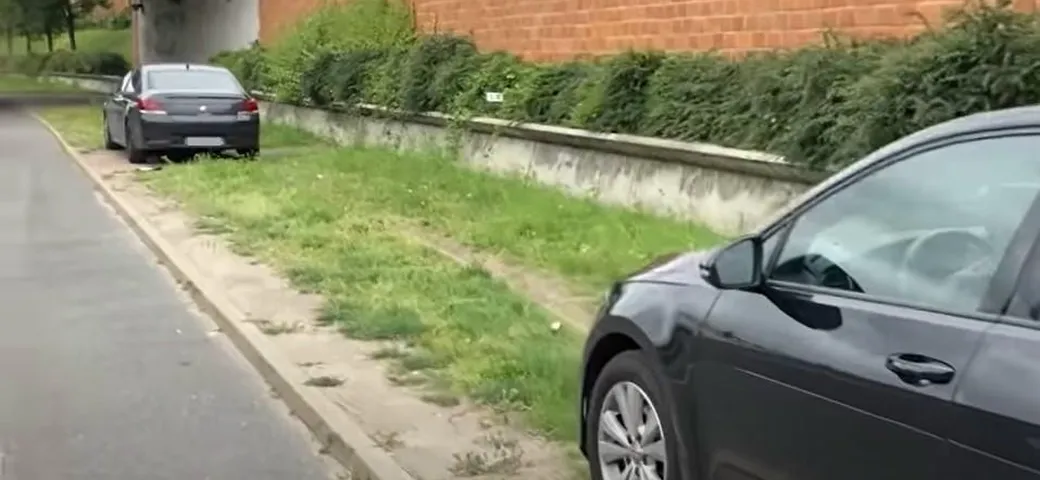 Due autovelox vicini, su auto di imprese private in Francia [Video]