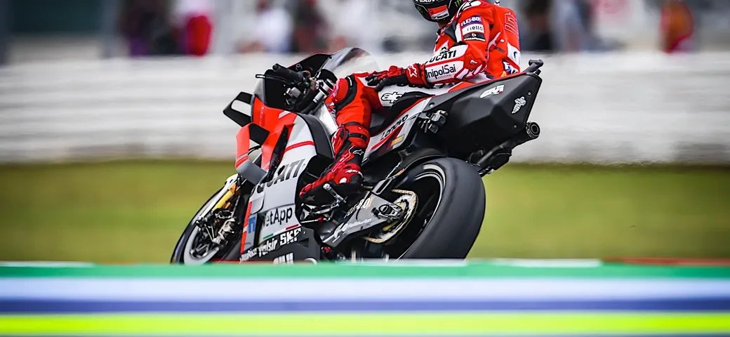 MotoGP, super Jorge: pole e record della pista! Dovi in seconda fila, Rossi in terza