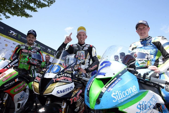 TT 2019: Hickman trionfa nella Supersport 2