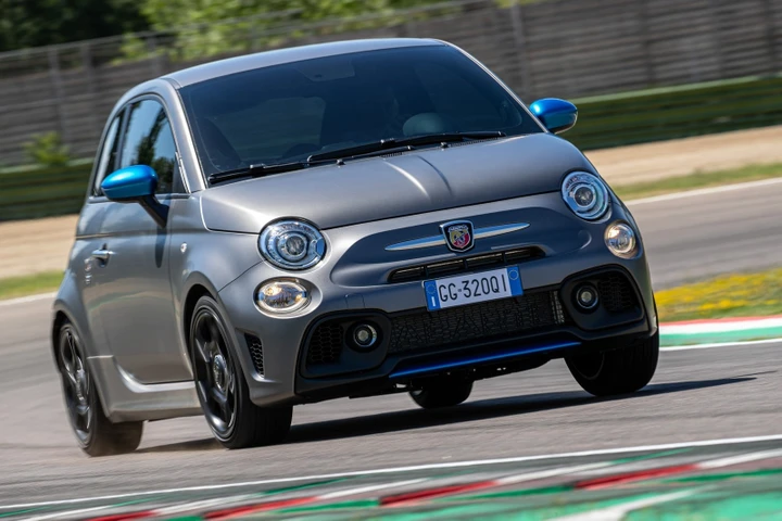 Abarth F595: nuova versione speciale per la 500 più sportiva