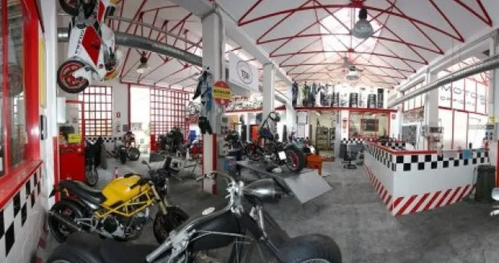 Motosplash & Ace Cafe London: "Motorcycles & Rock n'Roll"